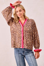 Load image into Gallery viewer, Leopard Top W/Stripe Wavy Trim
