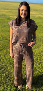 Load image into Gallery viewer, STERLING KREEK ~ DUSTY CAMO KREEK TOP
