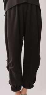 Load image into Gallery viewer, Davi &amp; Dani Elastic Waist Banded Hem Semi-Harem Pants.
