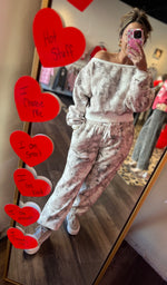 Load image into Gallery viewer, Fleece Real tree Light Joggers
