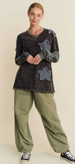 Load image into Gallery viewer, Davi &amp; DaniWashed Denim Star Patch Loose Fit Long Sleeve Top
