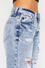 Load image into Gallery viewer, Kancan High Rise Relaxed Thigh Mom Jean
