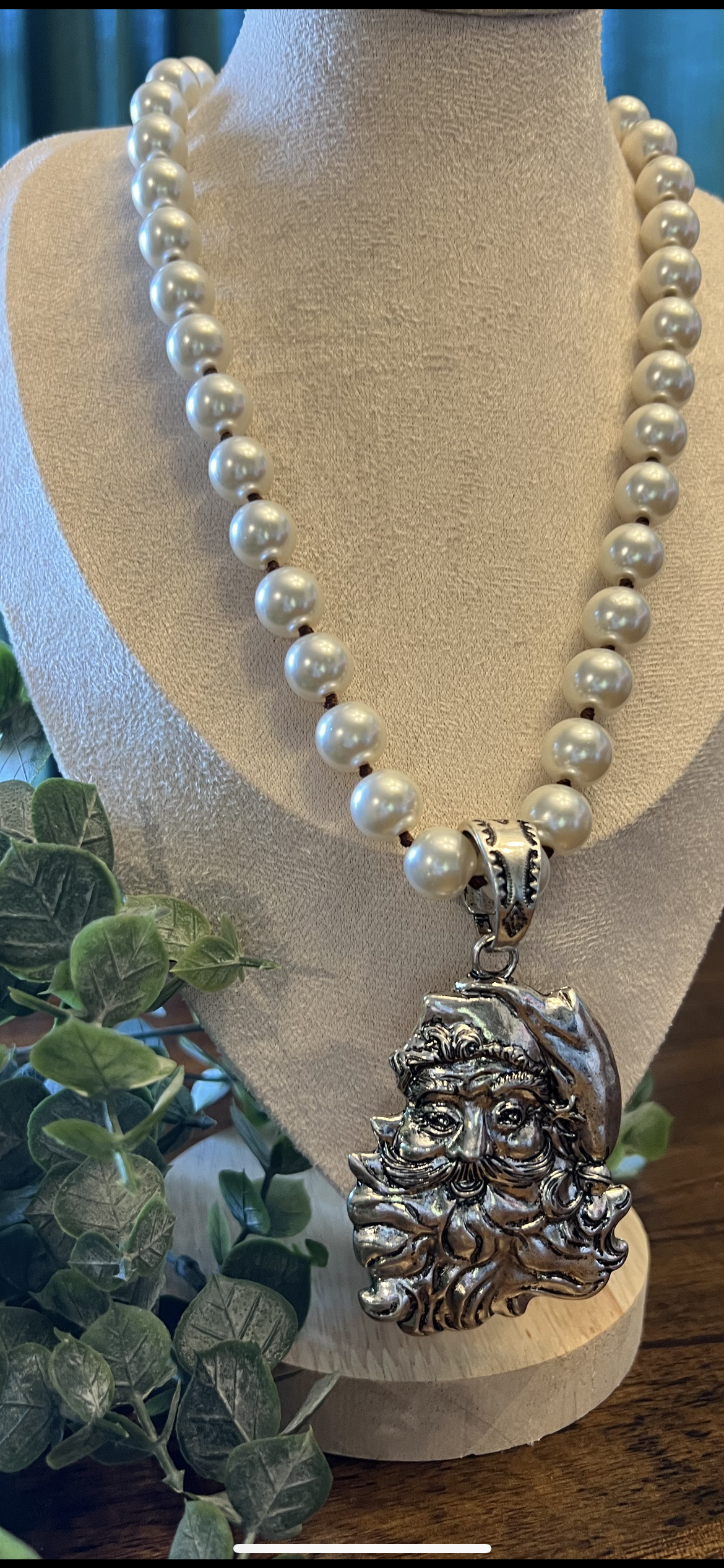 Vintage Pearl Santa Necklace