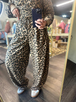 Load image into Gallery viewer, Classic Leopard Barrel Pants
