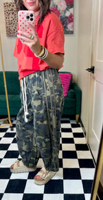 Load image into Gallery viewer, Oddi Camo Jogger
