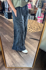 Load image into Gallery viewer, Mineral Washed Tiered Wide Leg Pants
