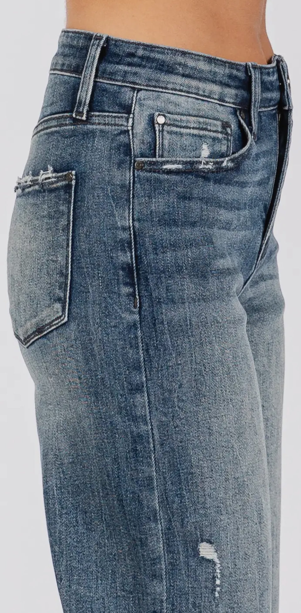 Petra 153 ~ High Rise Stretch Loose
Straight w/ Cuffed Hem