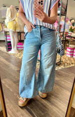 Load image into Gallery viewer, Eesome Wide Leg Barrel Jean
