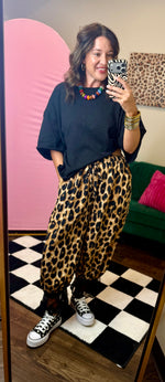 Load image into Gallery viewer, Leopard Bloomer Pants
