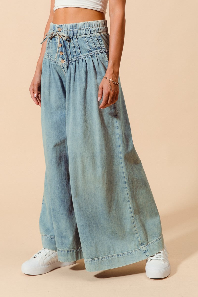 Wide Leg jeans With Button Closure and Drawstring