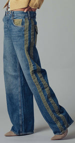 Load image into Gallery viewer, Urban Daizy ~ Wide-Leg Utility Stripe Denim Jeans
