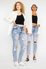 Load image into Gallery viewer, Kancan High Rise Relaxed Thigh Mom Jean

