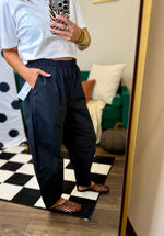 Load image into Gallery viewer, Mesa Barrel Pant (black)
