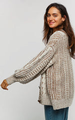 Load image into Gallery viewer, Kori America~ Two Tone Cable Chunkysweater Cardigan
