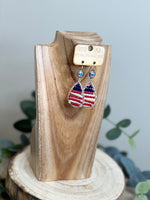 Load image into Gallery viewer, Pink Panache Flag Beaded Ear Ring
