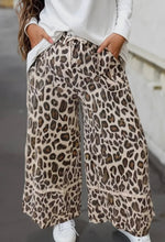 Load image into Gallery viewer, Leopard Wide Leg Crop Pant
