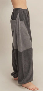 Load image into Gallery viewer, DOUBLE ZERO~ Contrasting High-Waist Casual Sweatpants
