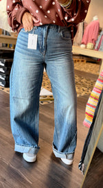 Load image into Gallery viewer, Cello High Rise Wide Leg Curved Side Seem Denim
