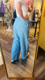 Load image into Gallery viewer, Washed Leopard Curved Side Pants
