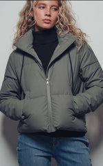 Load image into Gallery viewer, Urban Daizy~ Olive Cozy Drawstring Hooded Puffer Jacket
