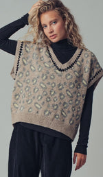 Load image into Gallery viewer, Urban Daizy ~ Leopard Crochet Trim Sweater Vest
