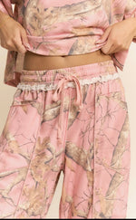 Load image into Gallery viewer, Davi &amp; Dani Pink Real Tree Barrel Lounge
