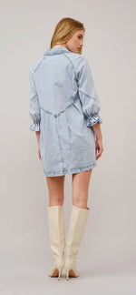 Load image into Gallery viewer, Blue B Washed Denim Puff 3/4 SIv
Snap Up Shirt Dress
