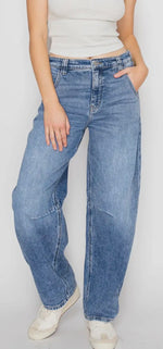 Load image into Gallery viewer, ARTEMIS VINTAGE ~ Adjustable Waistband Relaxed Barrel
Fit Jeans
