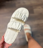 Load image into Gallery viewer, Blowfish “Noodle” Sandal Black/Cream
