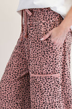 Load image into Gallery viewer, Easel Leopard Antique Rose Mineral Wash Pants
