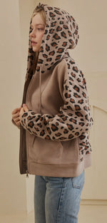Load image into Gallery viewer, Mello ~ Zip Up Hooded Sweatshirt with Leopard Print
