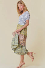 Load image into Gallery viewer, Floral  Short Sleeve Color Black Midi Dress
