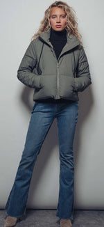 Load image into Gallery viewer, Urban Daizy~ Olive Cozy Drawstring Hooded Puffer Jacket
