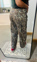 Load image into Gallery viewer, Cello Leopard Barrel Jeans
