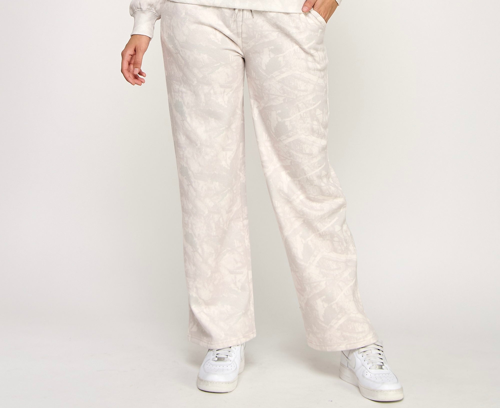 Fleece  Mid Rise Camo Straight Leg Pants