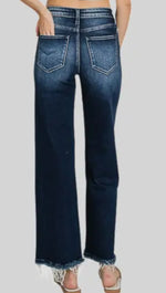 Load image into Gallery viewer, Petra 153 Super High Rise Stretch Classic Straight Jean
