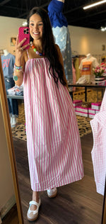Load image into Gallery viewer, Pink Striped Midi Dress With Pockets
