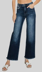 Load image into Gallery viewer, Petra 153 Super High Rise Stretch Classic Straight Jean
