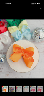 Load image into Gallery viewer, Classic Scalloped Bow- Alligator Clip
