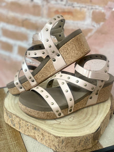 Boutique "UNDER THE SUN" Wedge