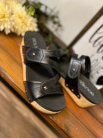 Load image into Gallery viewer, Corkys “Wander” Wedge Sandal (Black &amp; Red)
